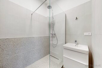 EXKLUZÍVNE 2-izb zrekonštruovaný byt STARÉ MESTO - 11