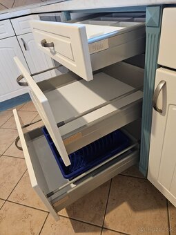 Masívna kuchynská linka z Nemecka so spotrebičmi - 11