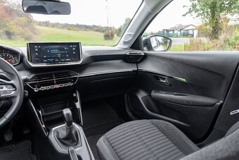 Peugeot 208 1,2 benzín - 11