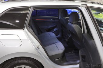 Volkswagen Golf 8 Variant 2.0 TDI 110kW DSG automat - 11