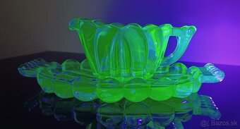 Art Deco uranové sklo mliečnik v top stave - 11