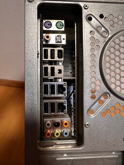 Zakladna doska + CPU + chladič procesora + skriňa - 11