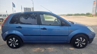 Ford Fiesta 1,3 benzín - 11