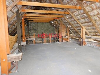 NA PREDAJ DVA DOMY S DVOROM A VEĽKÝM POZEMKOM LOKALITA - KR - 11