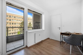 NA PRENÁJOM; Fenomenálny 2,5-izbový apartmán s garážovým stá - 11