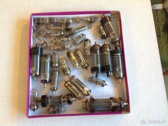 251 KUSOV ROZNYCH ELEKTRONIEK - 11