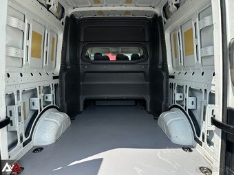 REZERVOVANÉ....Volkswagen Crafter Dodávka 2.0 TDI 35 4MOTION - 11