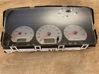 Prístrojová doska na VW PASSAT B4 variant - 11