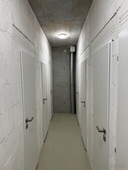 2-izbový byt na prenajom v centre mesta s parkovacim miestom - 11