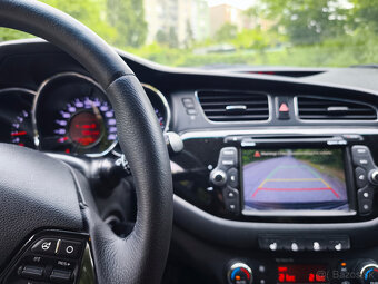 Kia Ceed SW 1.6 crdi - vozidlo je rezervované - 11