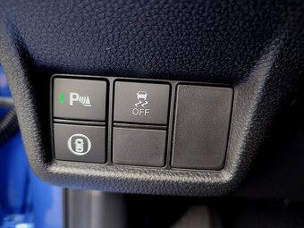 Honda CIVIC 2.0 e:HEV Elegance - 11