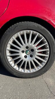 Original 17' hlinikove disky Alfa romeo s pneumatikami - 11