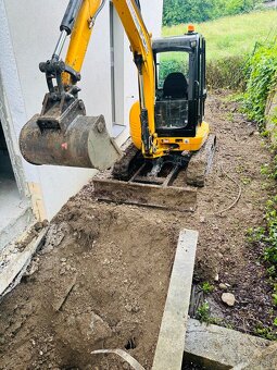 Výkopy, prípojky, spevnené plochy, záhrady na kľúč - 11