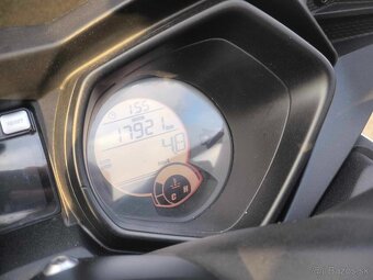 Yamaha x-max 125cm r.v 2017 - 11