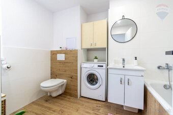 Unikátny 2,5 izbový byt v centre mesta, Prievidza - 11