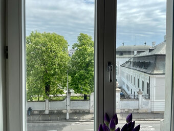 BA I. Na prenájom 5 izbový byt v centre - 11