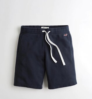 SÚPRAVA HOLLISTER: kraťasy + 2 x tričko veľ. M - 11