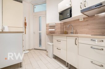 Pri PREZIDENTSKOM PALÁCI - DVOR - 2 izb. - 51,19 m2 - OKNA D - 11