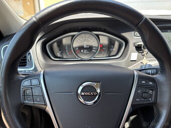 Volvo V40 Momentum 2016 - 11