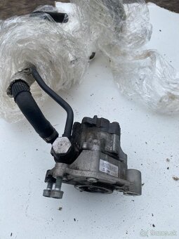 AUDI A8 náhradné diely - motor - vstrekovače atd - 11