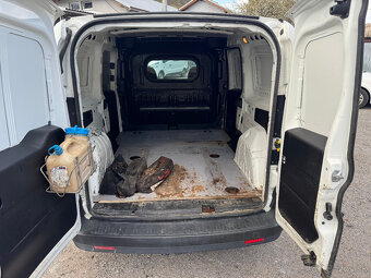 Fiat Dobló Cargo 1.4 T-Jet L2 Base - 11