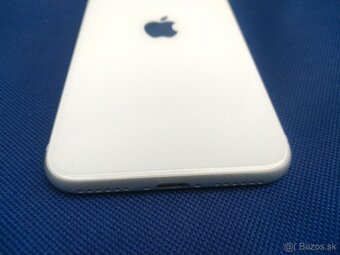 Apple iPhone SE (2020) - 11