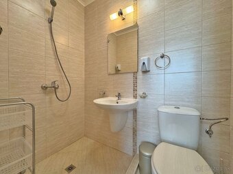 Vynikajúci dvojizbový apartmán v úžasnom komplexe - 11