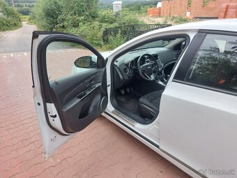 Predám Chevrolet Cruze r.v. 2011, 1.6i, 91kW, 115 xxx km - 11