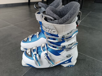 Lyže Volant a lyžiarky Atomic - 11