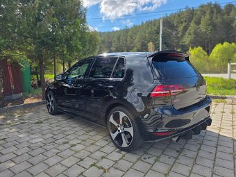 VW Golf 2.0 GTI DSG Performance - 11