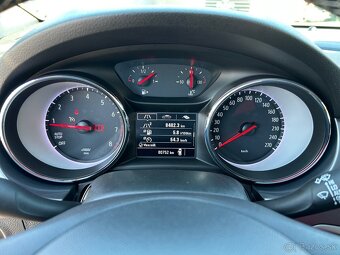 Opel Astra 1.2 Turbo Elegance M6 - 11