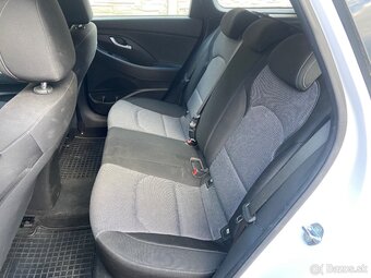 HYUNDAI I30 CW rok 2022 - 11