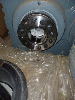 Elektromotor s prevodovkou - 11