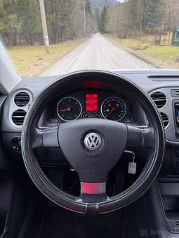 Volkswagen Tiguan 2.0 TDi 4 MOTION DSG - 11