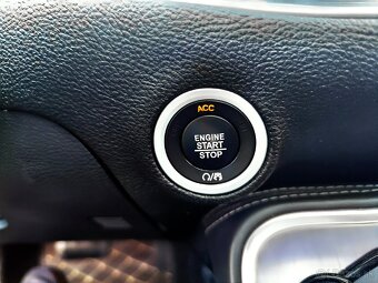 Dodge Challenger 5.7 HEMI V8 - 11