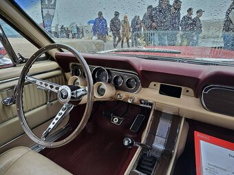 Ford Mustang Cabriolet z roku 1966 - 11