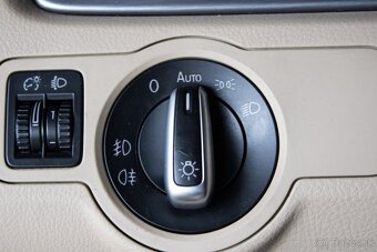 Volkswagen Passat 2.0 TDI BMT Comfortline 103kW., (2012). - 11