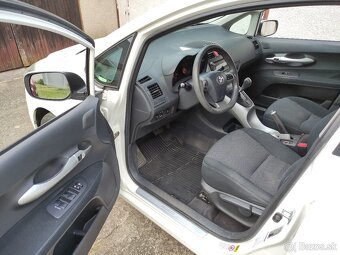 Toyota Auris 1.6 VVt-i, 97 kW, 6 stupňový automat - 6MM - 11