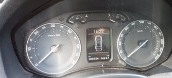 Predám Škodu Octaviu combi 1.9 TDi 77kw rok výroby 2007 - 11