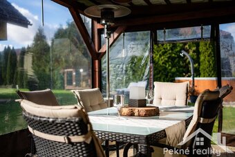 Predaj zariadeného rodinného domu s veľkým pozemkom v obci S - 11