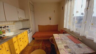 Na predaj 3 izbový byt s vlastným kúrením v Stropkove - 11