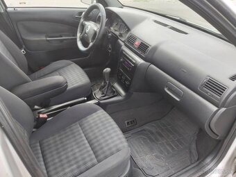 Škoda Octavia 1.6 Ambiente - 11