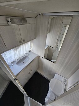Obytny prives Avento 445E - strieska s bokami, kurenie - 11