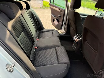 Škoda Superb Combi 2.0 TDI - 11