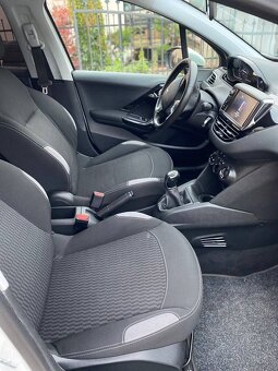Peugeot 208 2017 - 11