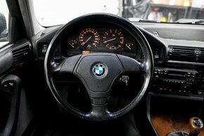 BMW E34 540i V8 - 11