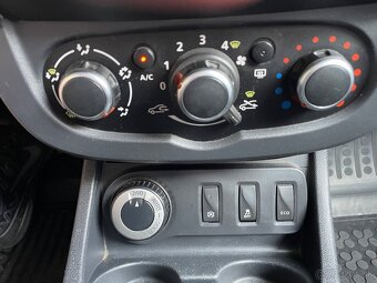 Dacia Duster 1,6SCe 4x4 84KW 1. Majiteľ SK Auto - 11