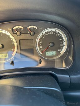 Volkswagen Golf 4 1.6 16v Benzín - 11