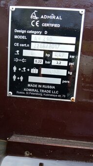 Čln, sonar,motor a príslušenstvo - 11