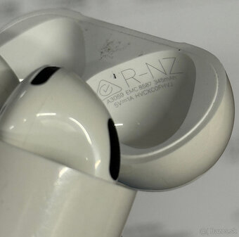 Apple AirPods 4 (ANC) - 11